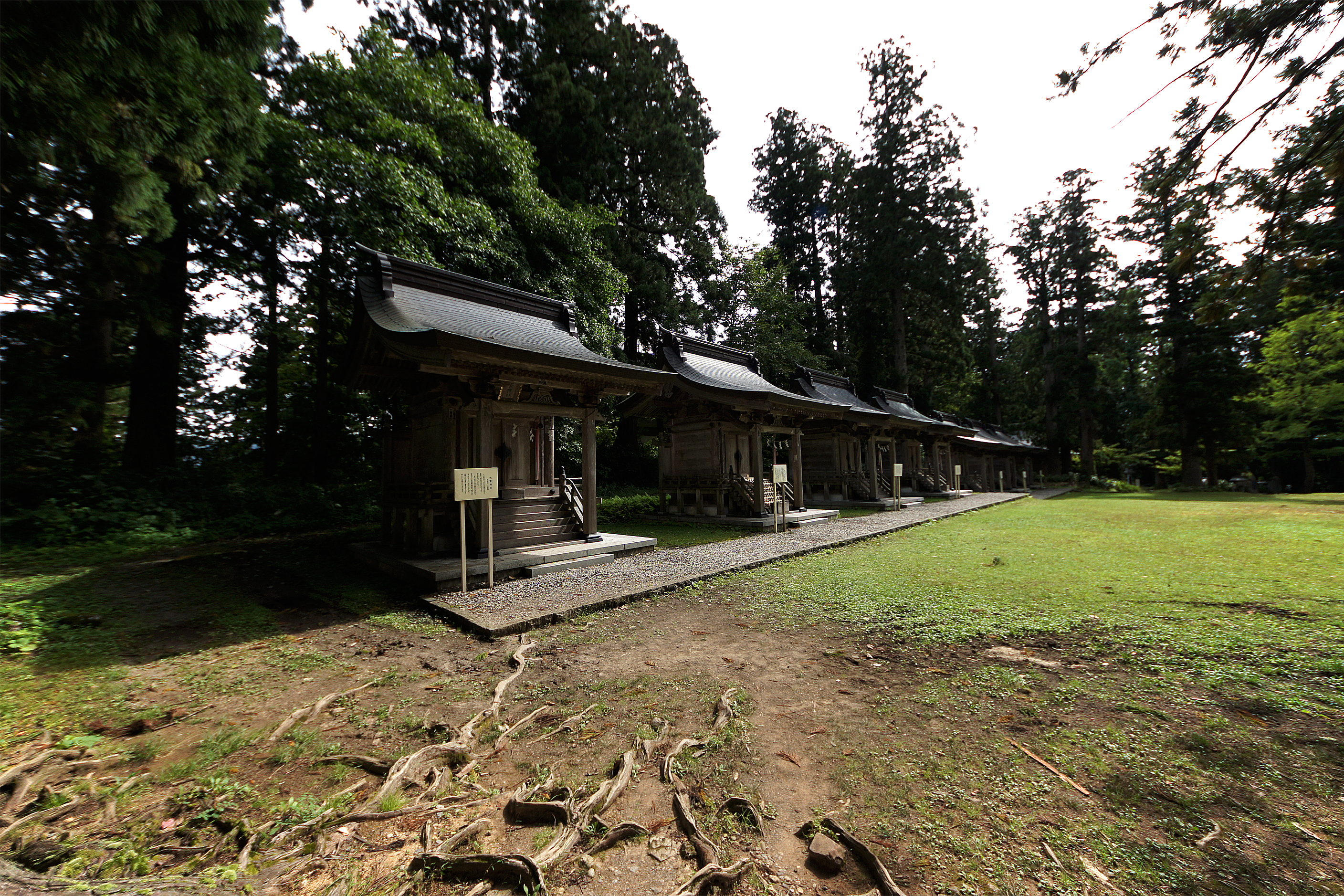 出羽神社の写真