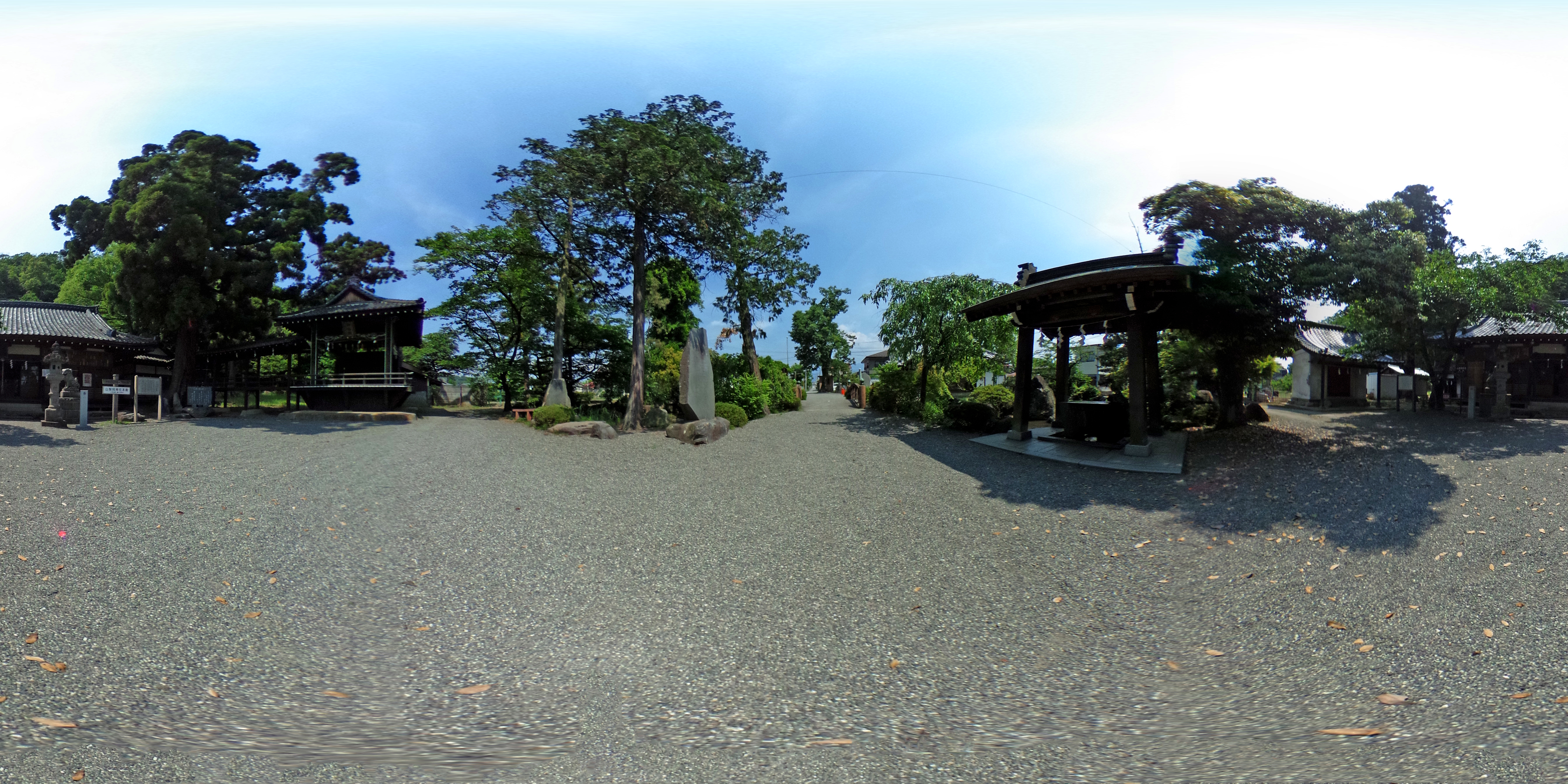 山梨岡神社の写真