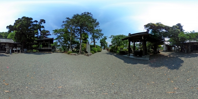 山梨岡神社の写真